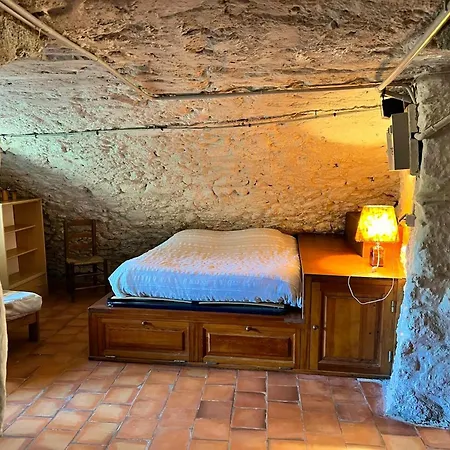 Maison Charmante à Avec Piscine Partagée. Villa Valleraugue
