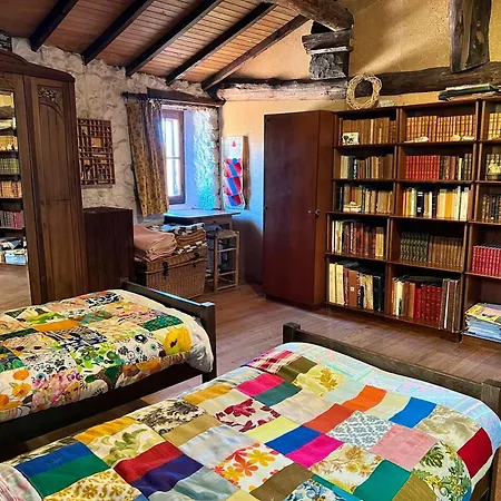 Maison Charmante A Avec Piscine Partagee.