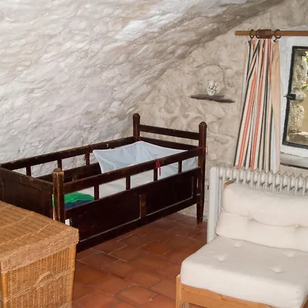 Maison Charmante A Avec Piscine Partagee.