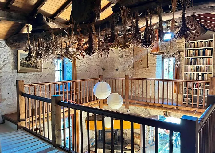 Maison Charmante A Avec Piscine Partagee. *